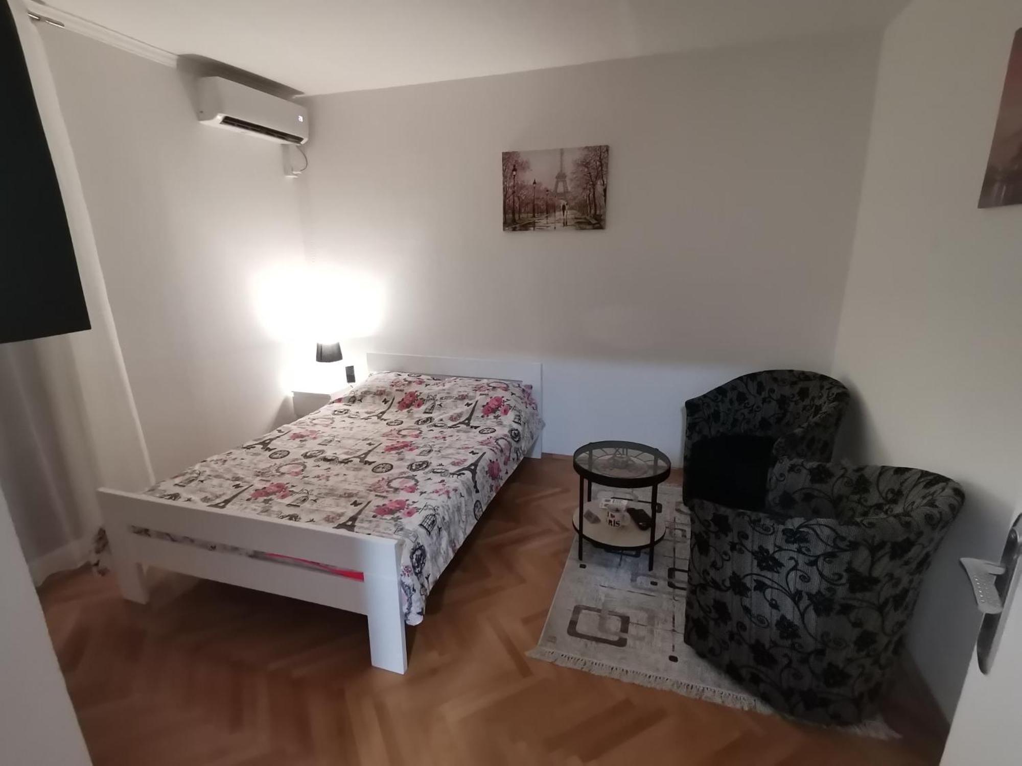 Paris Niksic Apartment Ngoại thất bức ảnh